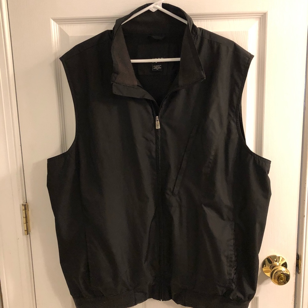 Izod XFG Zip-up Golf Vest - XL